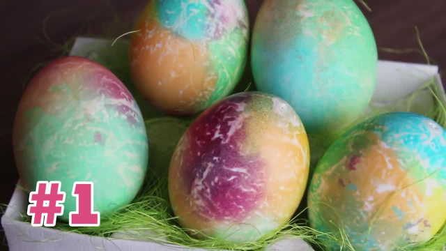 Покраска яиц с помощью салфеток - Нетрадиционные способы окраски пасхальных яиц